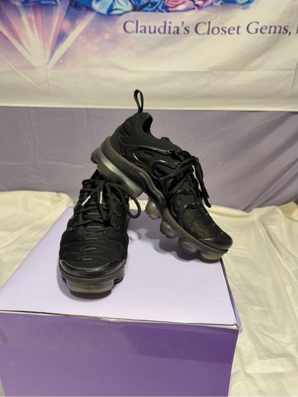 Women's Black Athletic Sneakers with Cushioned Air-Style Sole
